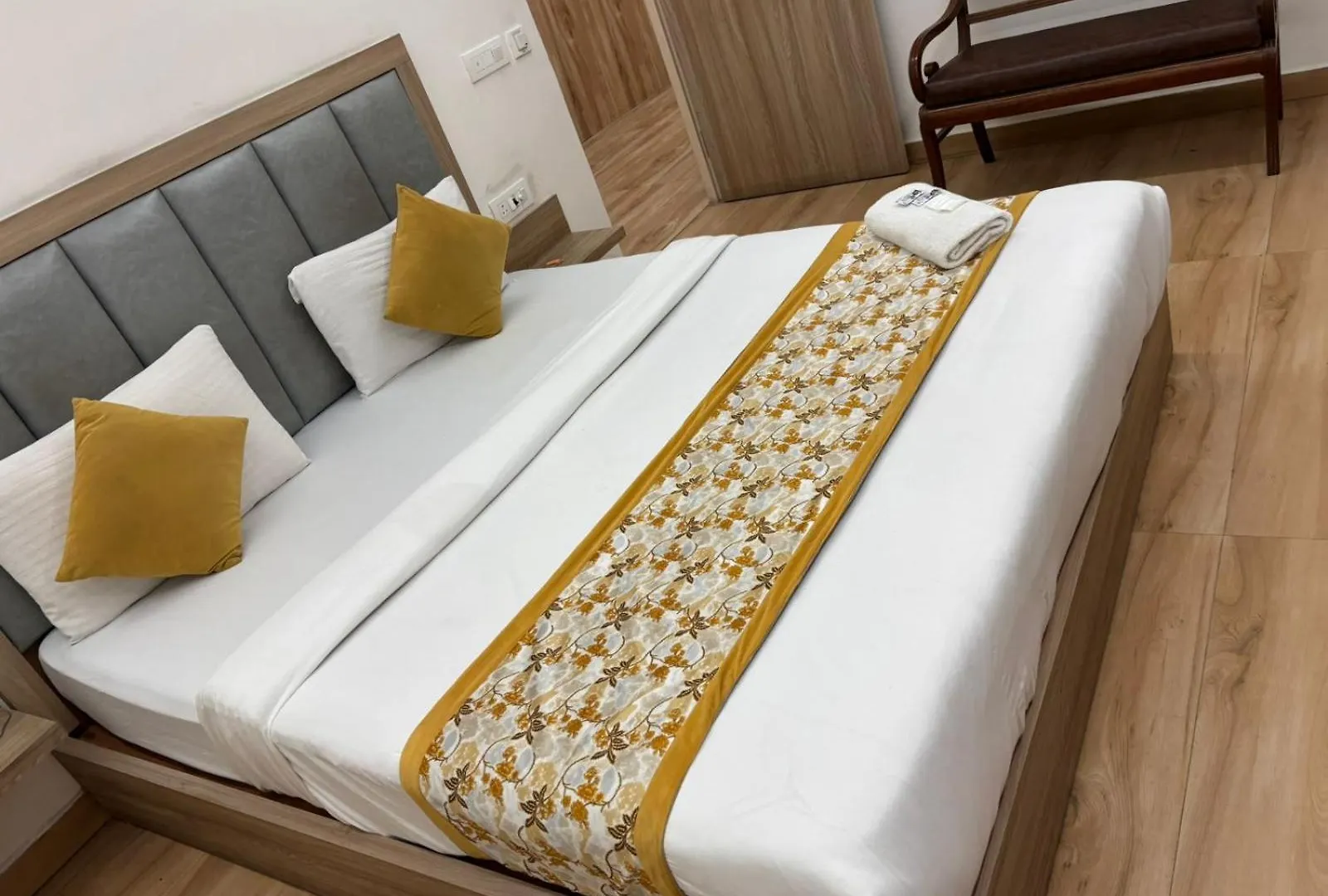 Hotel The Metropolitan Plaza Near Igi Airport Delhi New Delhi