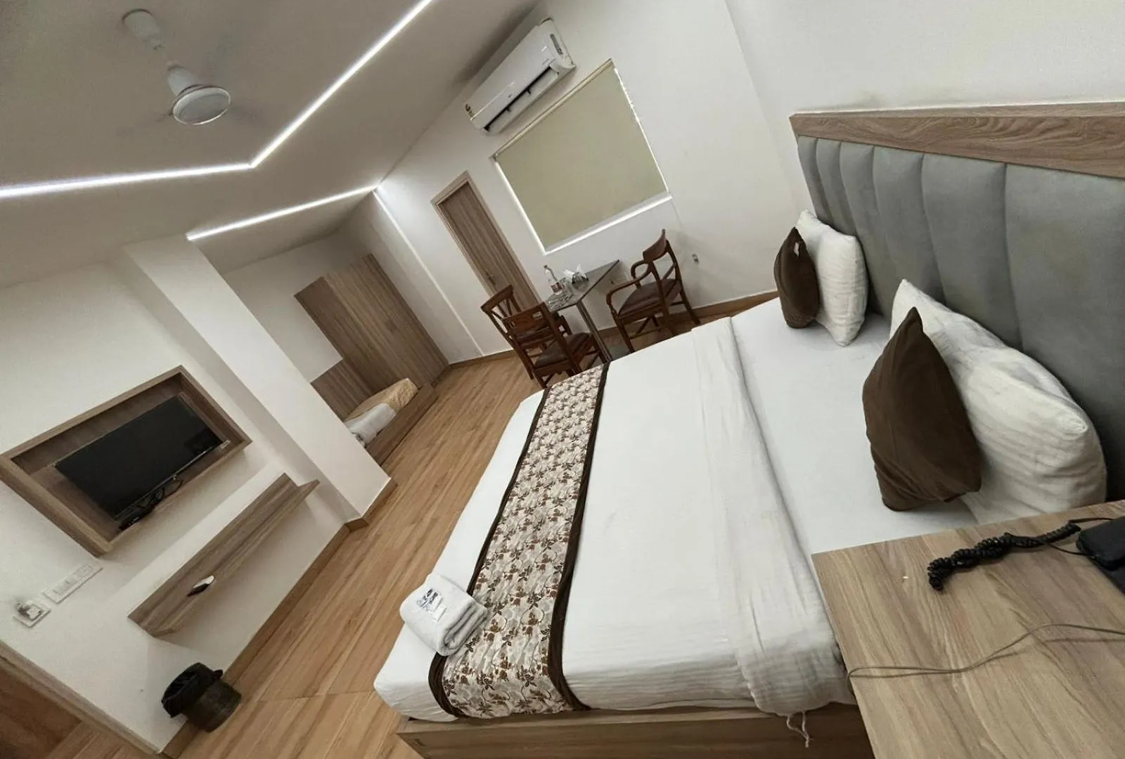 Hotel The Metropolitan Plaza Near Igi Airport Delhi New Delhi