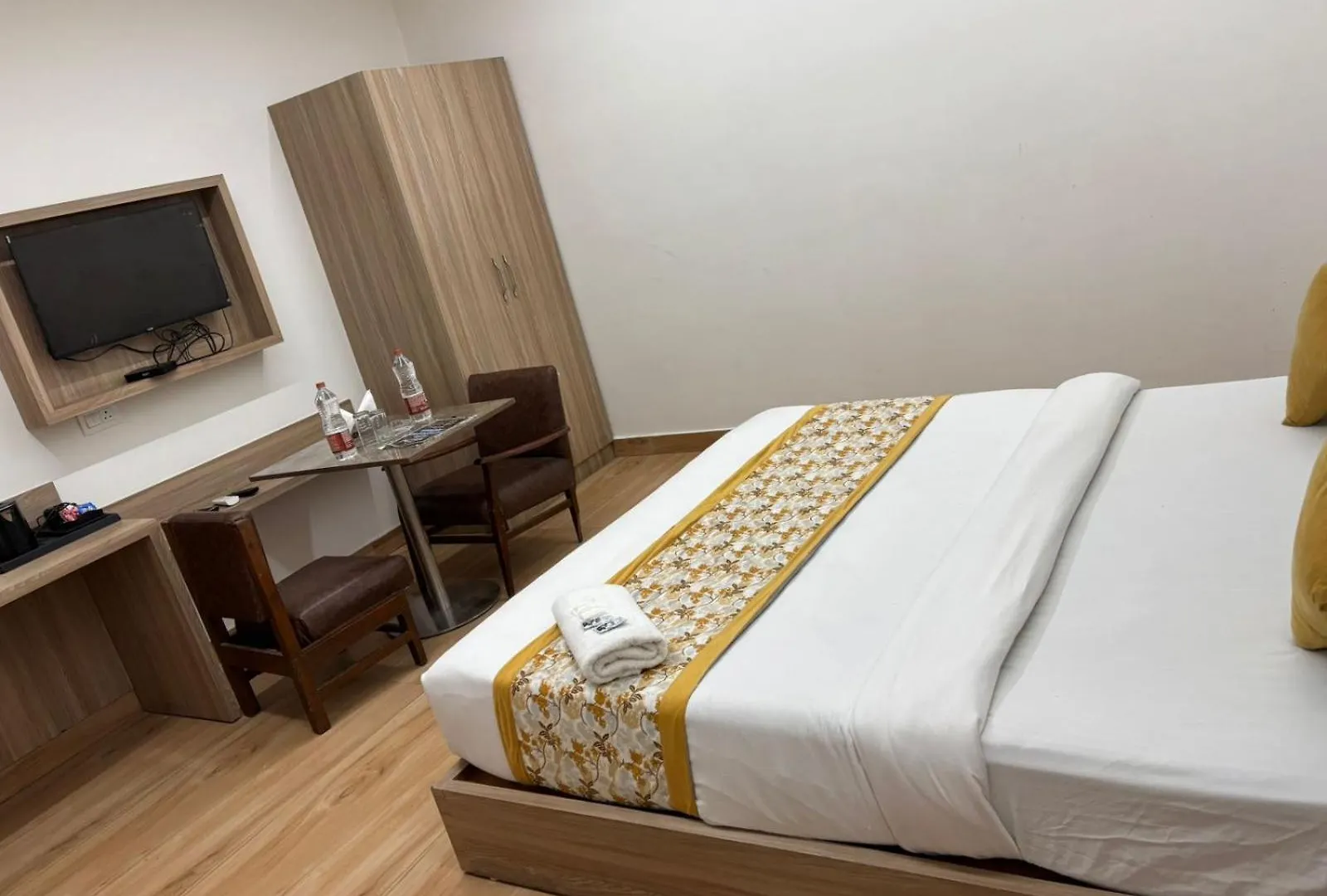 Hotel The Metropolitan Plaza Near Igi Airport Delhi New Delhi