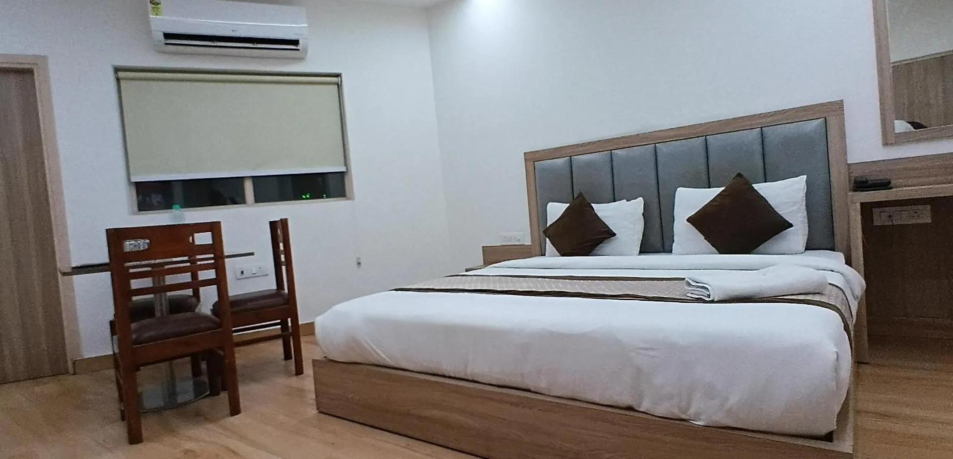 Hotel The Metropolitan Plaza Near Igi Airport Delhi New Delhi