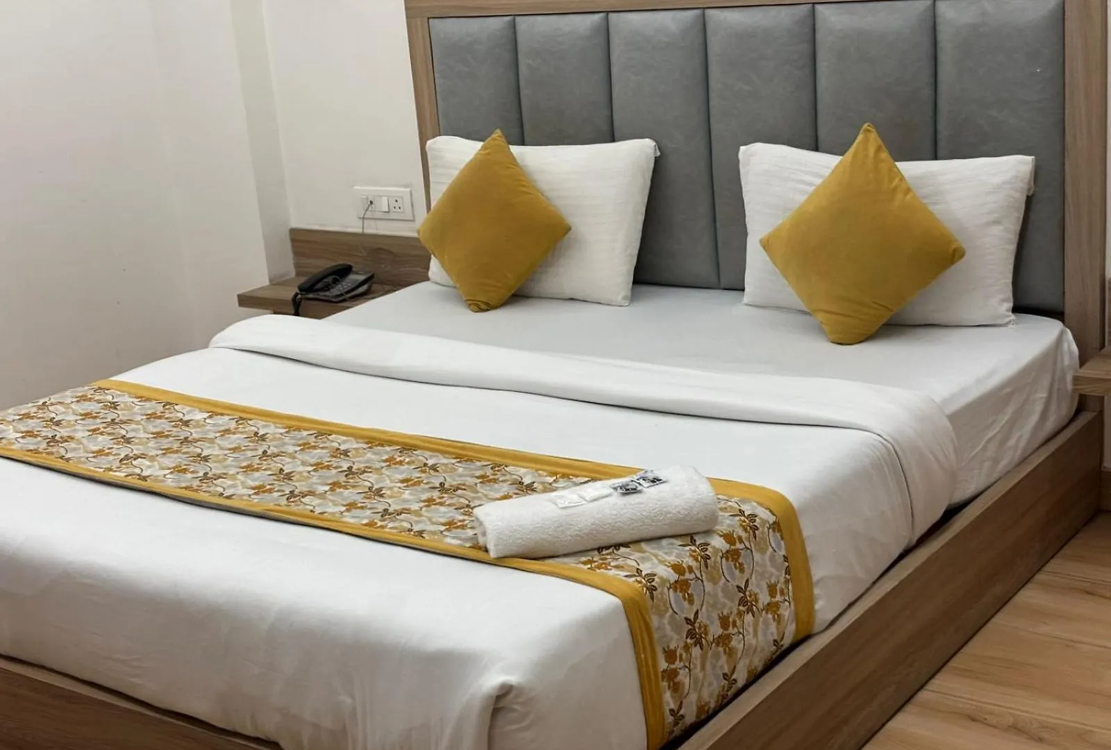 Hotel The Metropolitan Plaza Near Igi Airport Delhi New Delhi