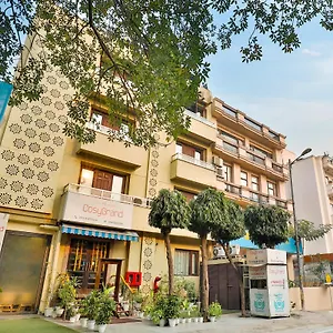 Cosy Grand, Chanakyapuri By The Cosy Hotel