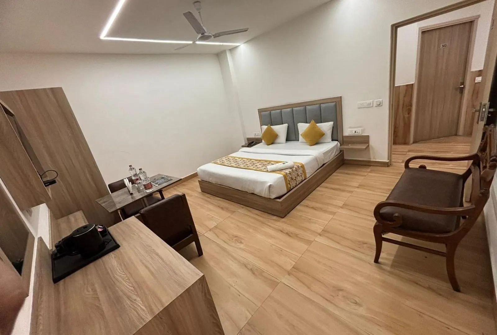Hotel The Metropolitan Plaza Near Igi Airport Delhi New Delhi